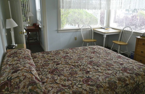 Eastside Santa Cruz Hotel | Harbor Inn