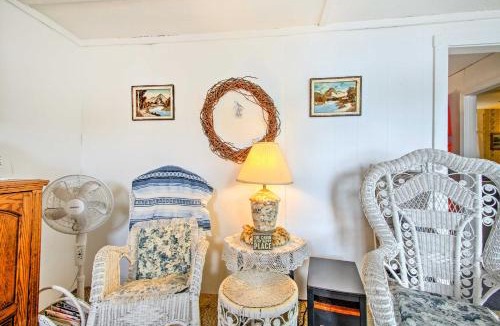 Hartford House | Hartford Cottage w/Private Beach on Bear Pond!
