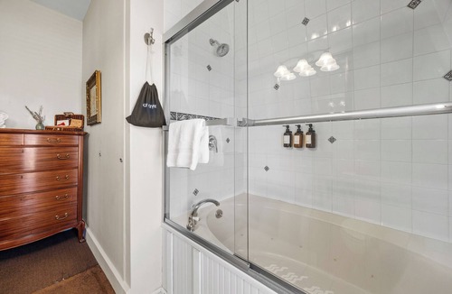 Camden Hotel | Hartstone Inn
