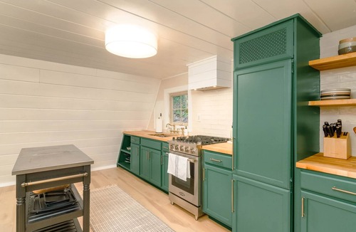 Middlefield House | HavenHaus: Cozy A-Frame Cabin in the Berkshires