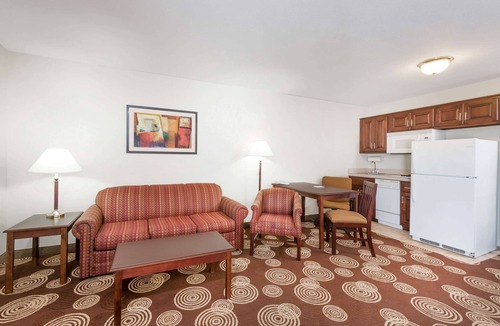 Seville Hotel | Hawthorn Extended Stay by Wyndham Seville