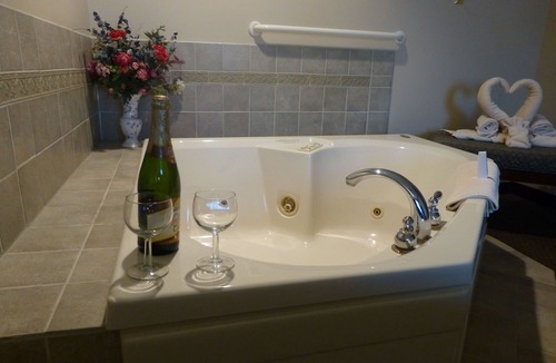 Cedarville Hotel | Hearthstone Inn & Suites