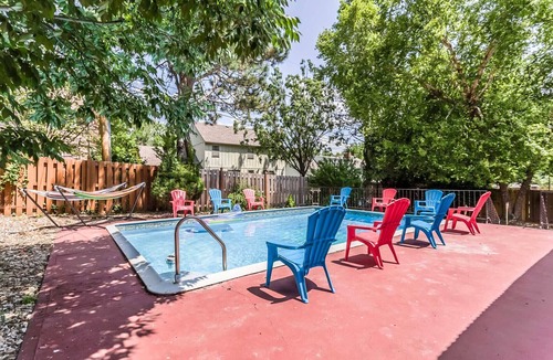 Overland Park House | Heated pool All season Private Spacious house King bed