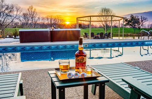 Frankfort House | Heated Pool, Hot Tub, Mini Golf, Theater-Sleeps 28