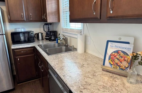 Owensboro House | Heated Swimming Pool + Hot Tub + Privacy