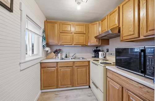 Wardensville House | Heishman Historic Hillside Home 4 Bedroom Home