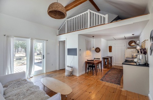 Litchfield Apartment | Hemlock Hill Suite - 1-bedroom apartment with WiFi, AC in lovely Litchfield