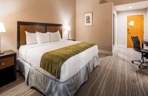 Southbury Hotel | Heritage Escape – Relax with Indoor Pool, Spa Services & Scenic Golf Course View