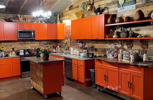 Mount Sterling Bed & Breakfast | Hermann Grain Bins BNB