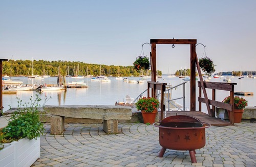 Freeport Cottage | 'Heron Cottage' on Casco Bay w/Deck & Boat Dock!