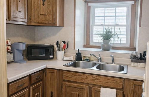 Tuftonboro Apartment | Hidden Gem Near Castle in the Clouds [Pet Friendly-WiFi-Enclosed Private Porch]