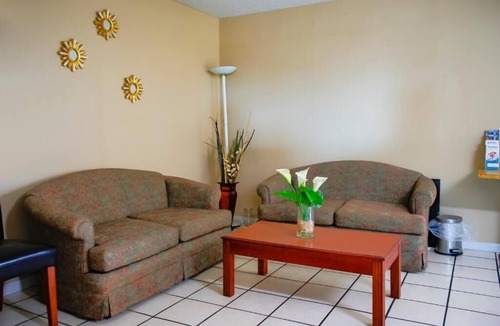 Duncan Hotel | Hidden Gem With Parking Close To Restaurants And Outdoor Walks