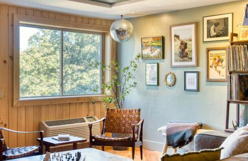 Newbury Hotel | Hideaway Inn Mt Sunapee