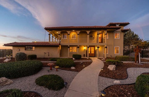 Paso Robles Hotel | High Ridge Manor