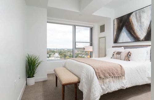 Central Square Apartment | High Rise Retreat w City Skyline Views Shared Gym