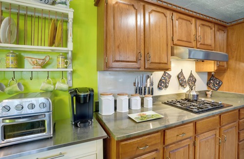 Wardensville House | Hike & Ski: Scenic Group Retreat in Wardensville