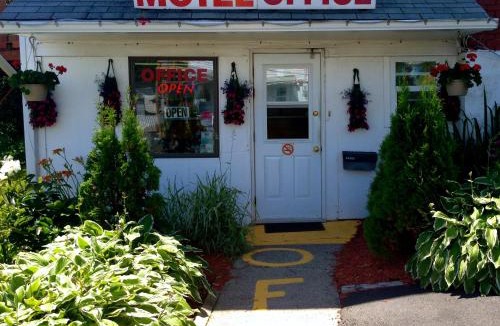 Saint John Hotel | Hillside Motel