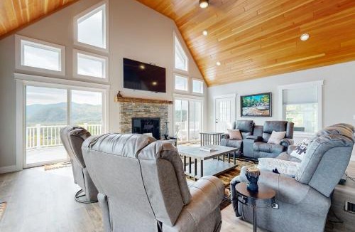 Intervale House | Hilltop Hideaway
