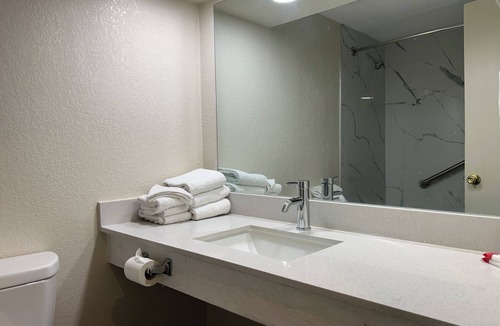 Northwest Yonkers Hotel | Hilltop Inn & Suites