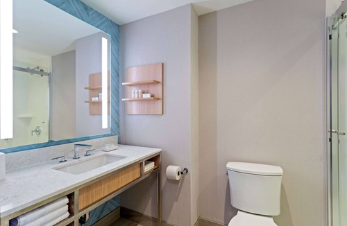 Brookline Hotel | Hilton Garden Inn Boston Brookline, MA