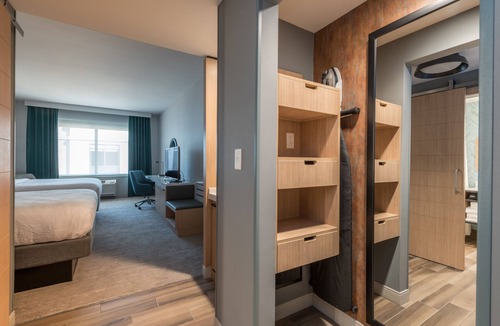 Readville Hotel | Hilton Garden Inn Boston Canton