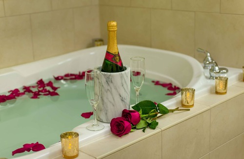 Mayfield Hotel | Hilton Garden Inn Cleveland East/Mayfield Village