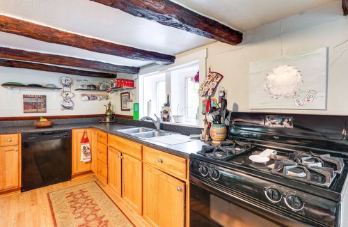 Boonsboro Cabin | Historic Boonsboro Vacation Rental w/Grill