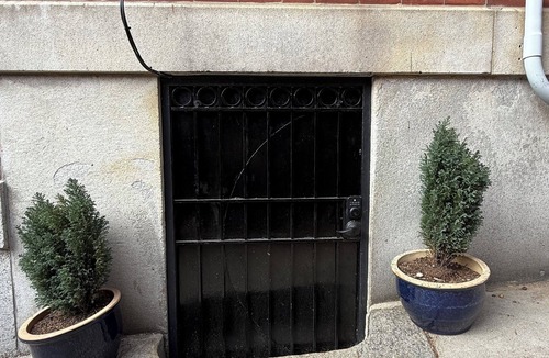 Medford Street - The Neck Apartment | Historic Boston apartment with private garden/patio