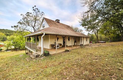 Bruno House | Historic Bruno 'Hampton Creek Hideaway' on 2 Acres