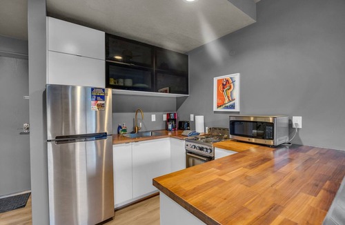 Downtown Park City Apartment | Historic Downtown Studio with Hot Tub Access