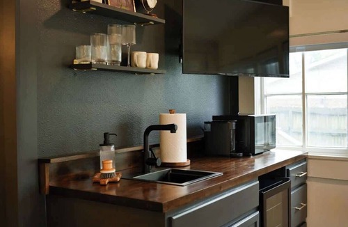 Conway Apartment | Historic Downtown Studio on Caldwell