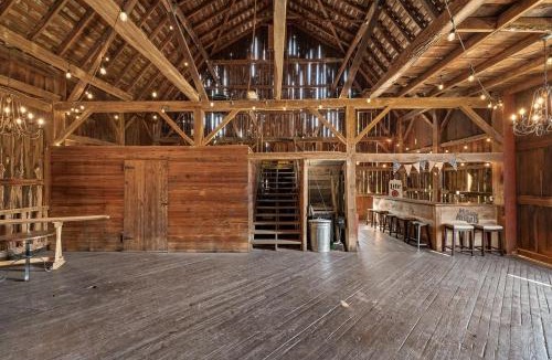 Mansfield House | Historic Farmhouse with Pool & Barn