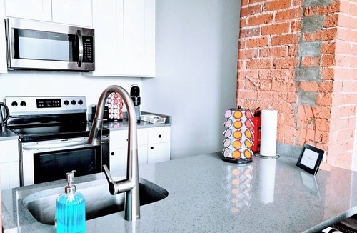Providence Apartment | Historic Fed Hill Loft: Cafe/Dining/Nightlife + 24/7 Gym & onsite Barbershop #04