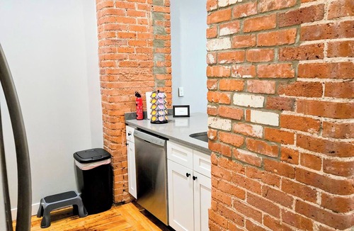 Providence Apartment | Historic Fed Hill Loft: Dining/Nightlife/Cafes + 24/7 Gym + Onsite Barbershop#10