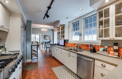Paducah House | Historic Group Retreat w/Pool in Paducah
