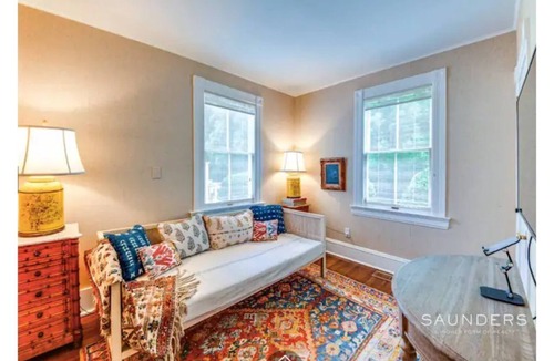 Amagansett North Villa | Historic Hamptons Beach Town 4-Bedroom & Pool
