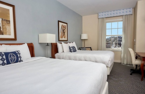Staunton Hotel | Historic Hotel w/Modern Comfort | 3 Relaxing Units Ideal For Family Stay