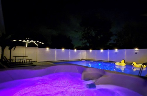 Brandenburg House | Historic Luxury Estate, Pool/Hot Tub, Retreat 45 min. to Louisville