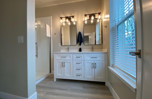 Pleasant Grove Apartment | Historic Main Street Hotel