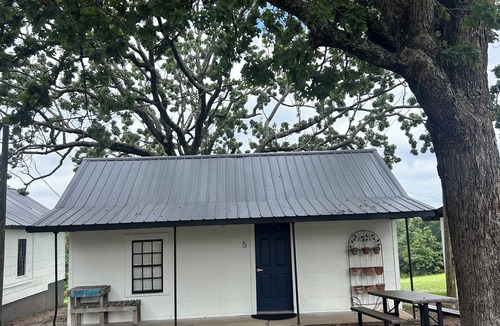 Cookson Cabin | Historic Retreat Near Lake Tenkiller - Escape to Cookson Resorts Cabin #4