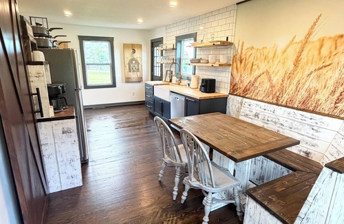 Lee's Summit House | Hobby Hill Farm Guesthouse