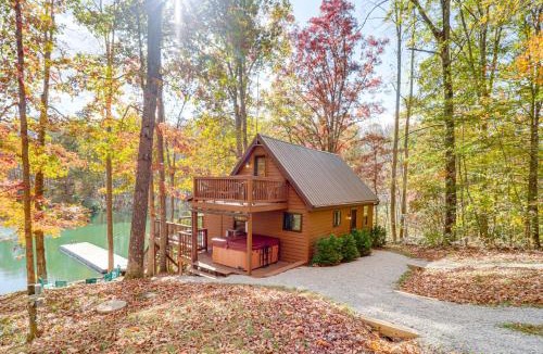 Carbon Hill House | Hocking Hills Lake Gem w/Hot Tub, Dock, 100 Acres