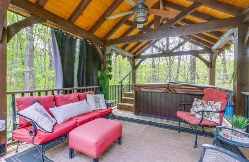 Laurelville House | Hocking Hills 'Social Distance Cabin' w/Hot Tub