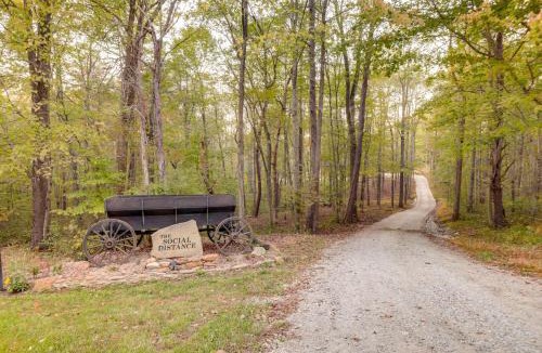 Laurelville House | Hocking Hills 'Social Distance Cabin' w/Hot Tub