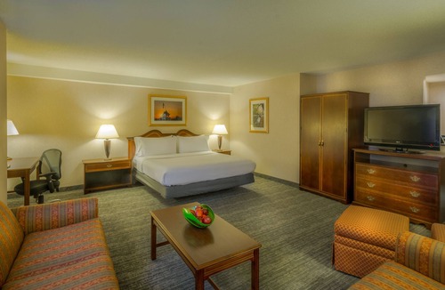 Bluemont Hotel | Holiday Inn Arlington at Ballston by IHG