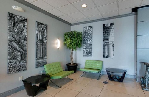 Manhattan Hotel | Holiday Inn At the Campus by IHG