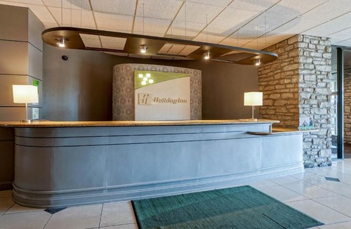 Manhattan Hotel | Holiday Inn At the Campus by IHG