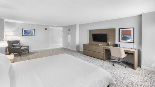 Chantilly Hotel | Holiday Inn Chantilly - Dulles Arpt Area by IHG