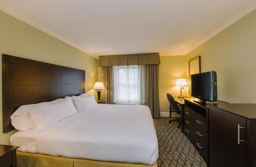 Merrimack Hotel | Holiday Inn Express and Suites Merrimack - Nashua by IHG