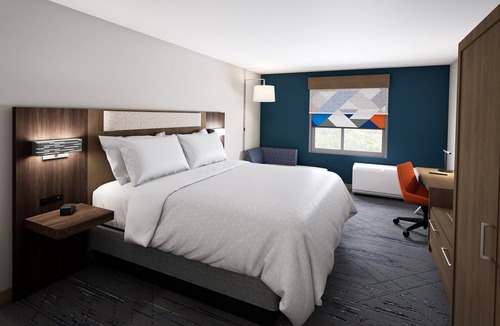 Summit Station Hotel | Holiday Inn Express and Suites Columbus New Albany by IHG